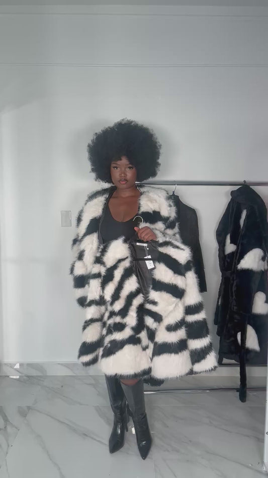 Love the Queen fur